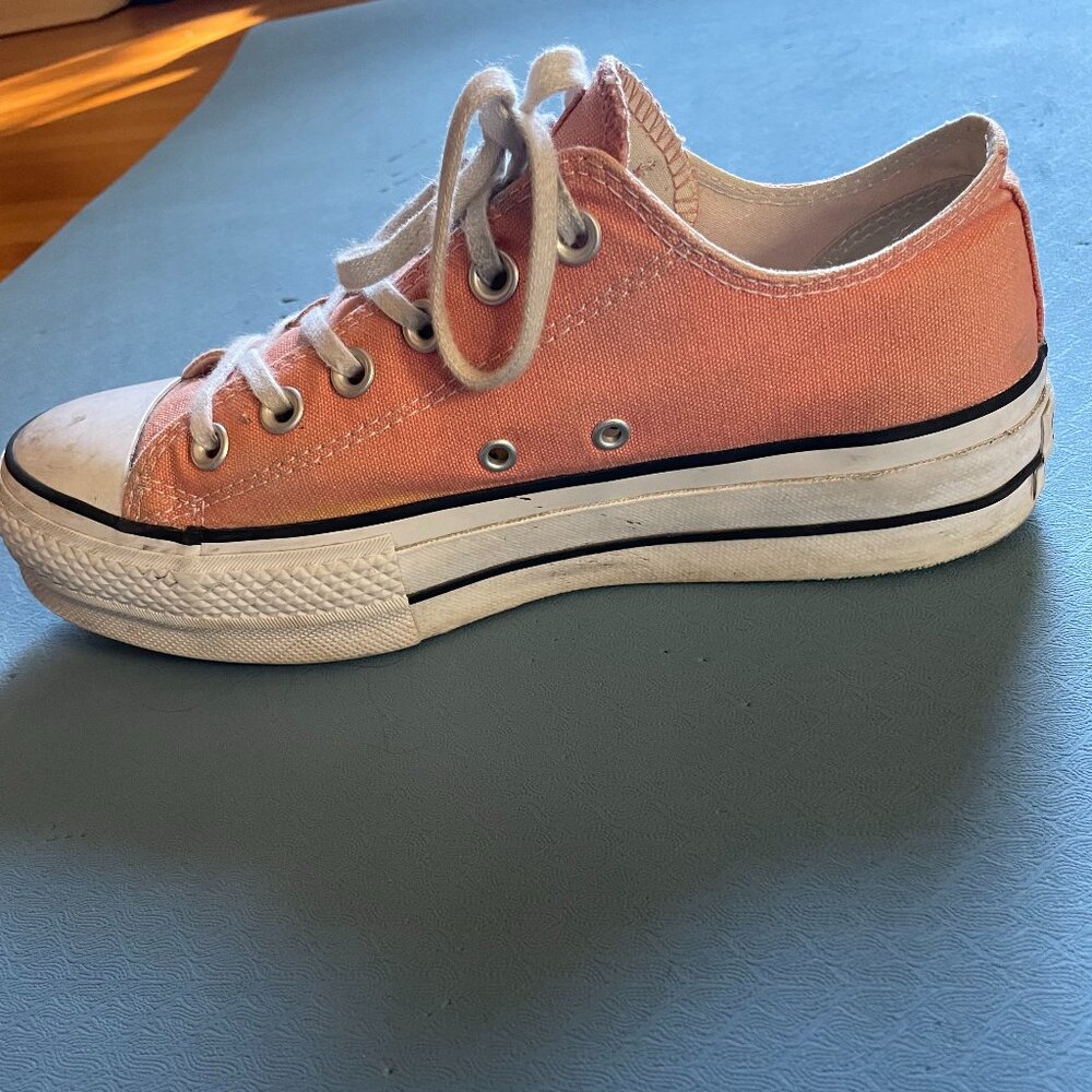 Converse platforms, women's size 8 in peach - BOGO DEAL!